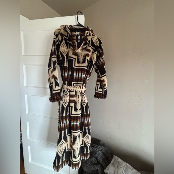 Pendleton Harding Hooded Robe - Picture 3 of 4